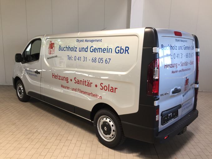 Transporter mit dezenter Seitenbeschriftung