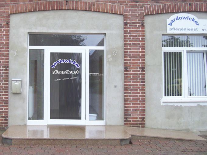 Fensterbeschriftung eines Pflegedienstes