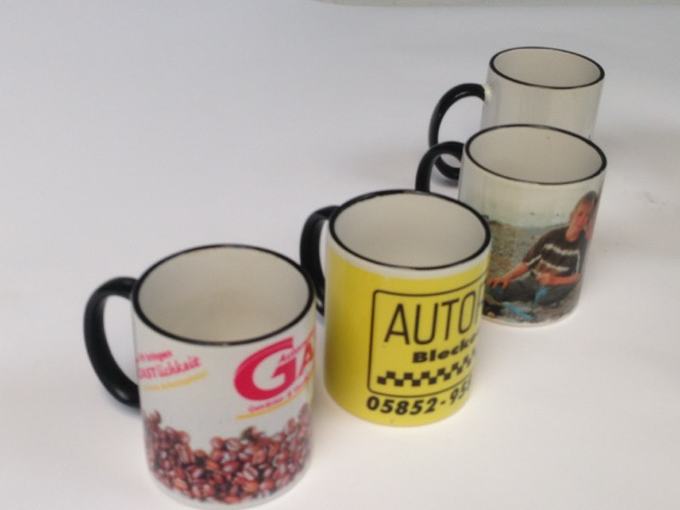 Kaffeebecher mit Firmenlogo